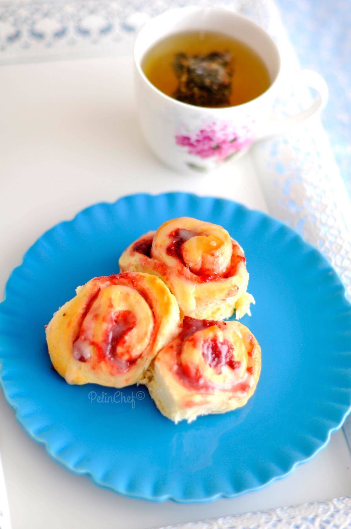 çilek-marmelatlı-çörek